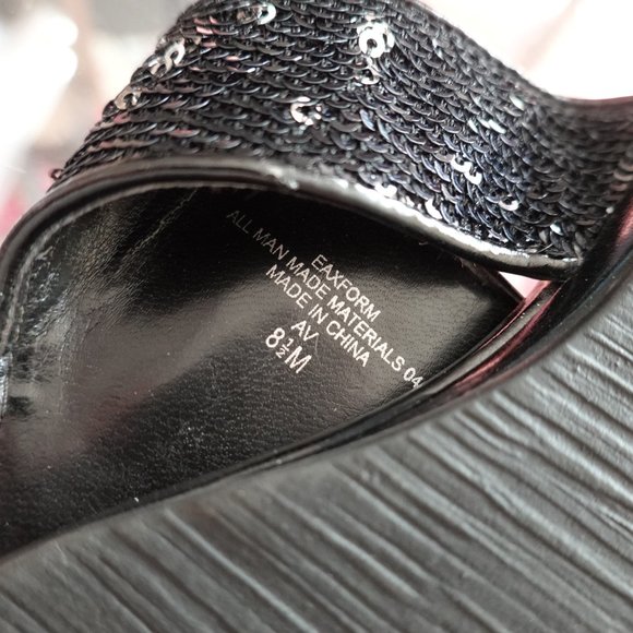 (NWT) Enzo Angiolini Patent Blk/Silver Reversible Sequin Low Wedge 8.5M - Picture 5 of 14